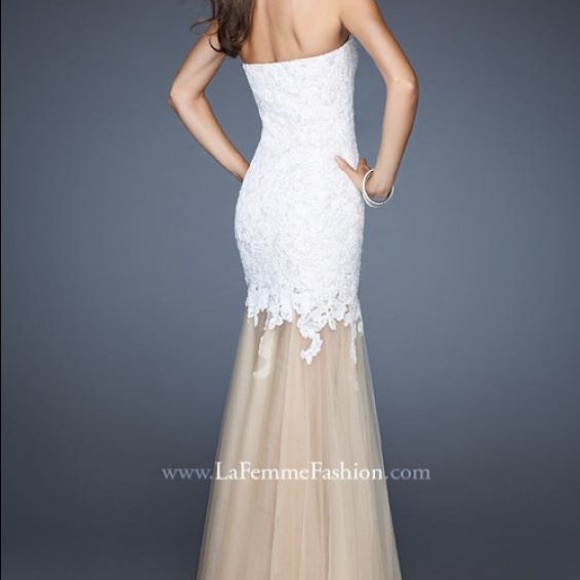 La Femme 18951 White Prom Dress Size 2 - Picture 2 of 7